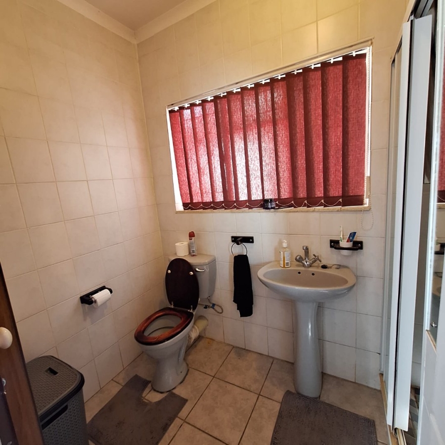 To Let 1 Bedroom Property for Rent in Flamwood North West